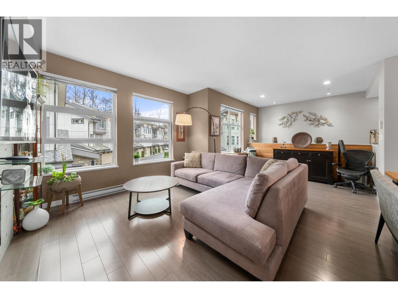 13 39548 LOGGERS LANE, Squamish