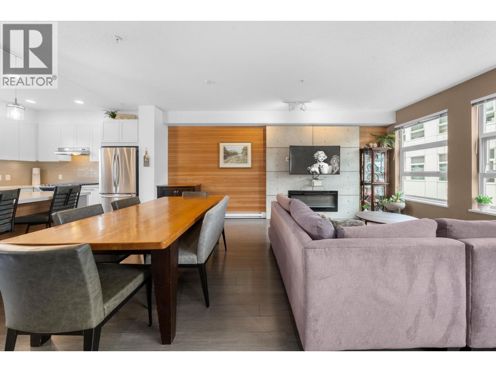 13 39548 LOGGERS LANE, Squamish