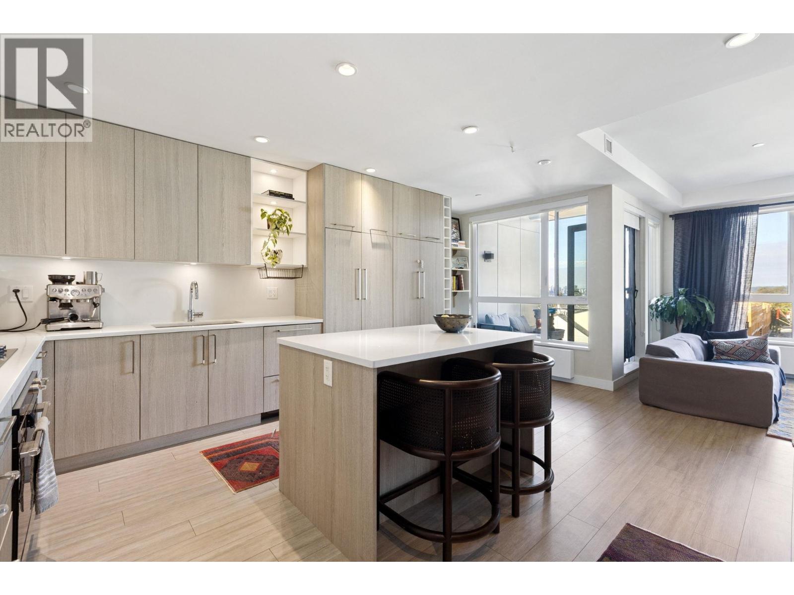 303 707 E 3RD STREET — photo 7