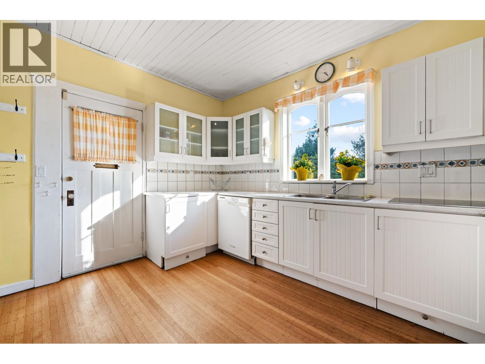 1376 11TH STREET, West Vancouver