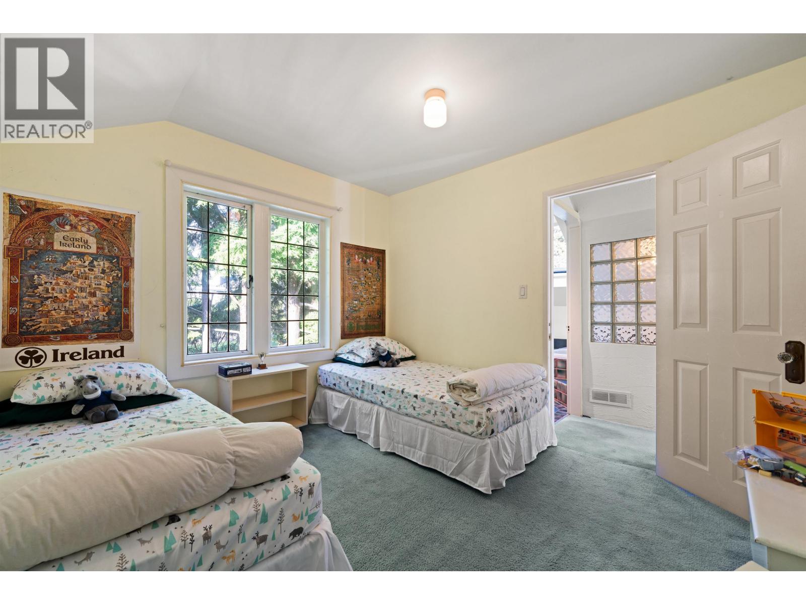 1376 11TH STREET, West Vancouver