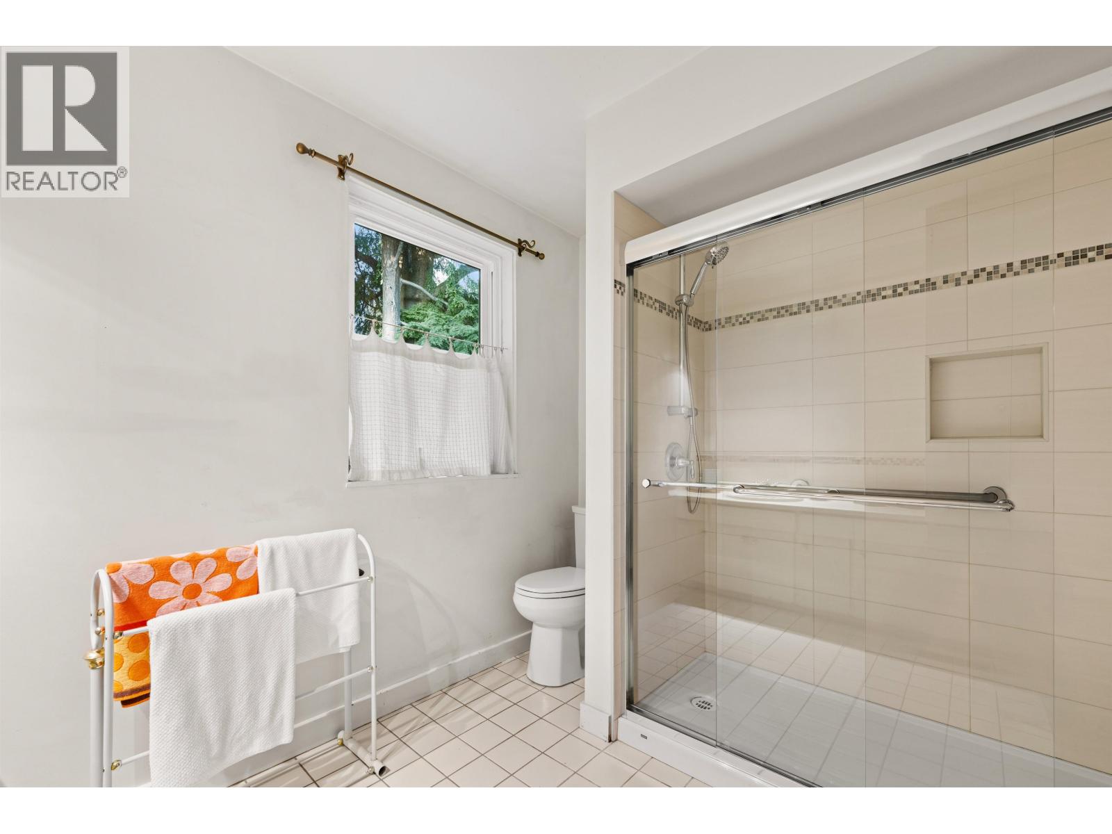 1376 11TH STREET, West Vancouver