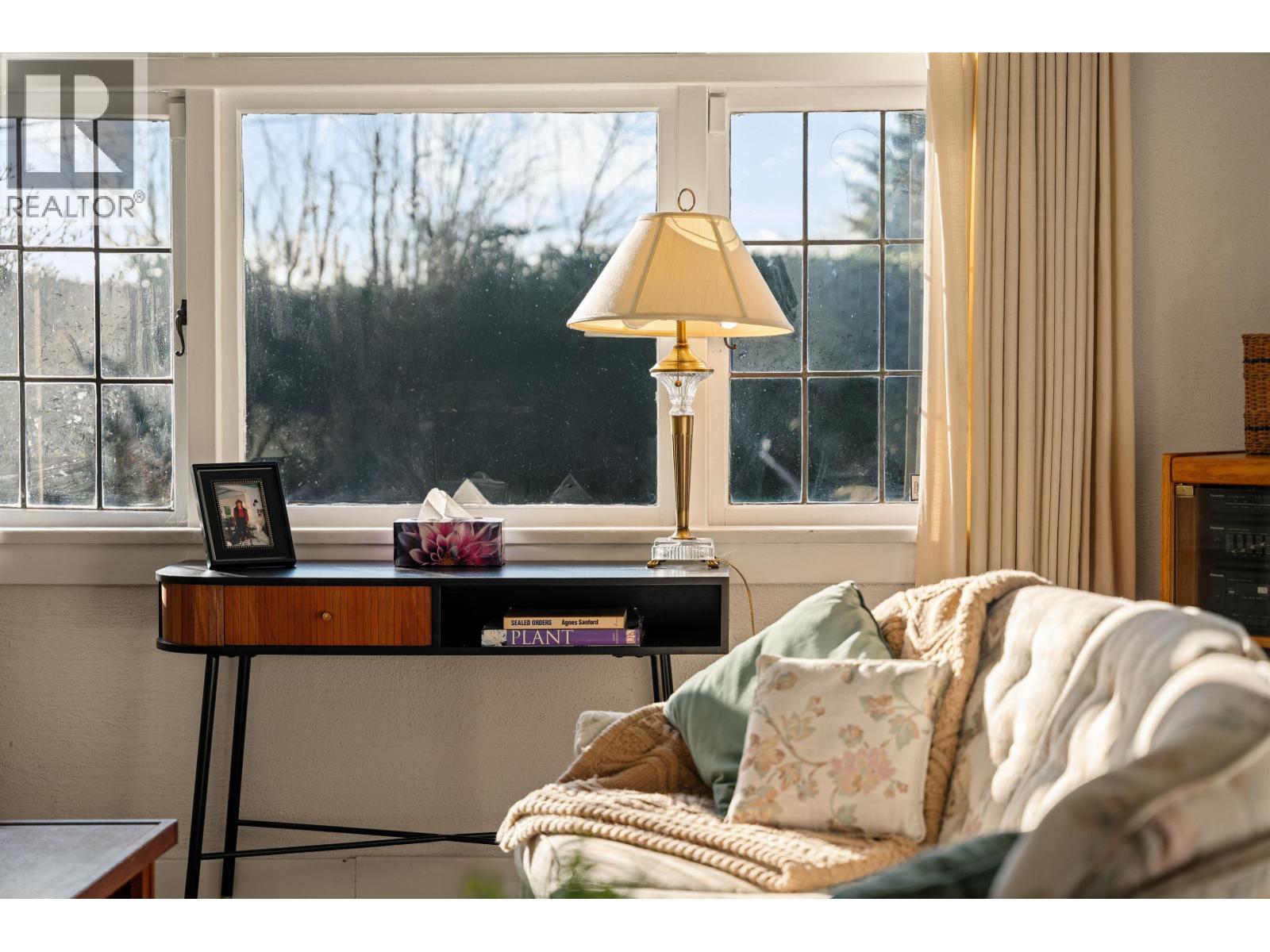 1376 11TH STREET, West Vancouver