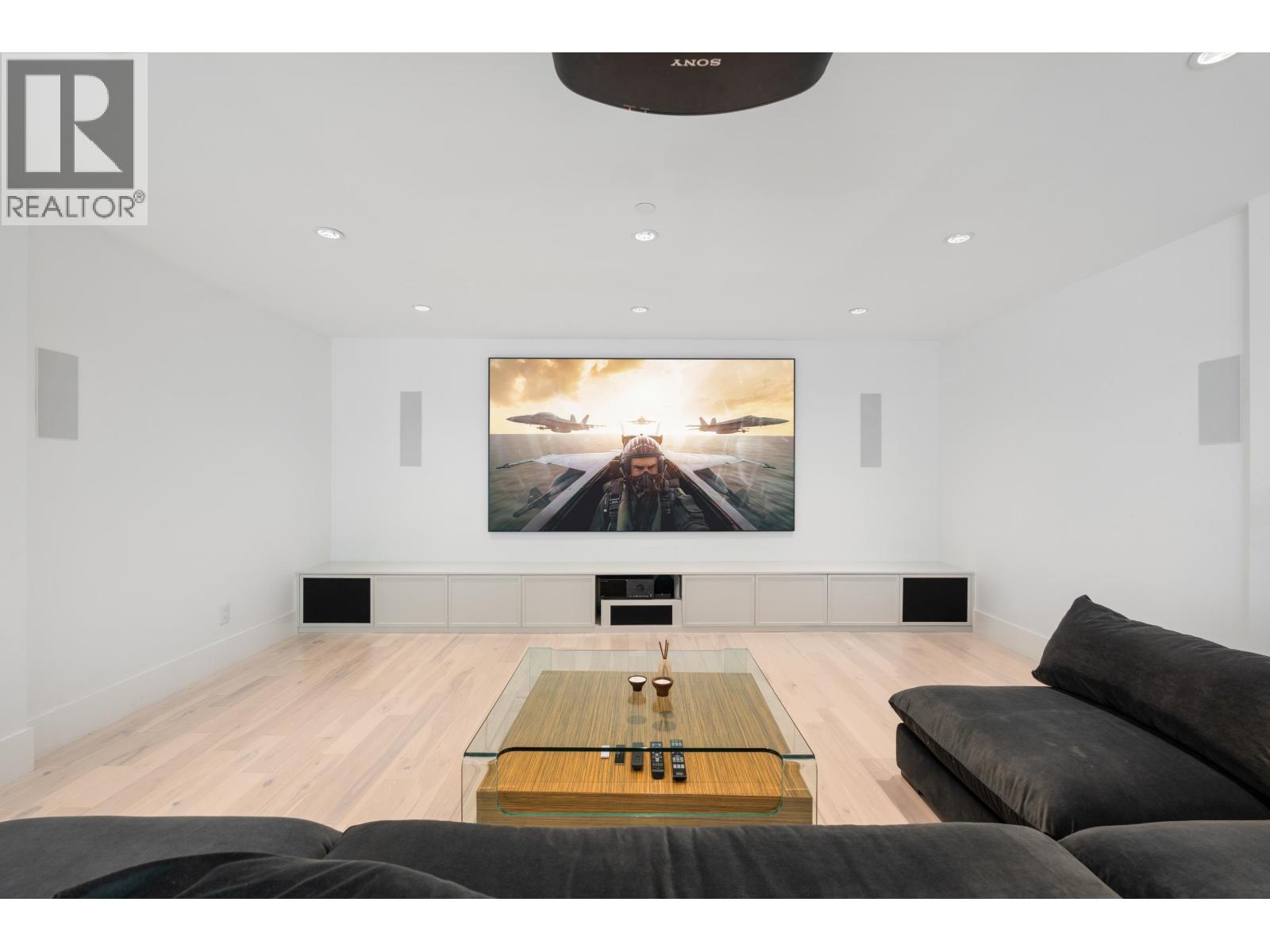 1360 QUEENS AVENUE, West Vancouver