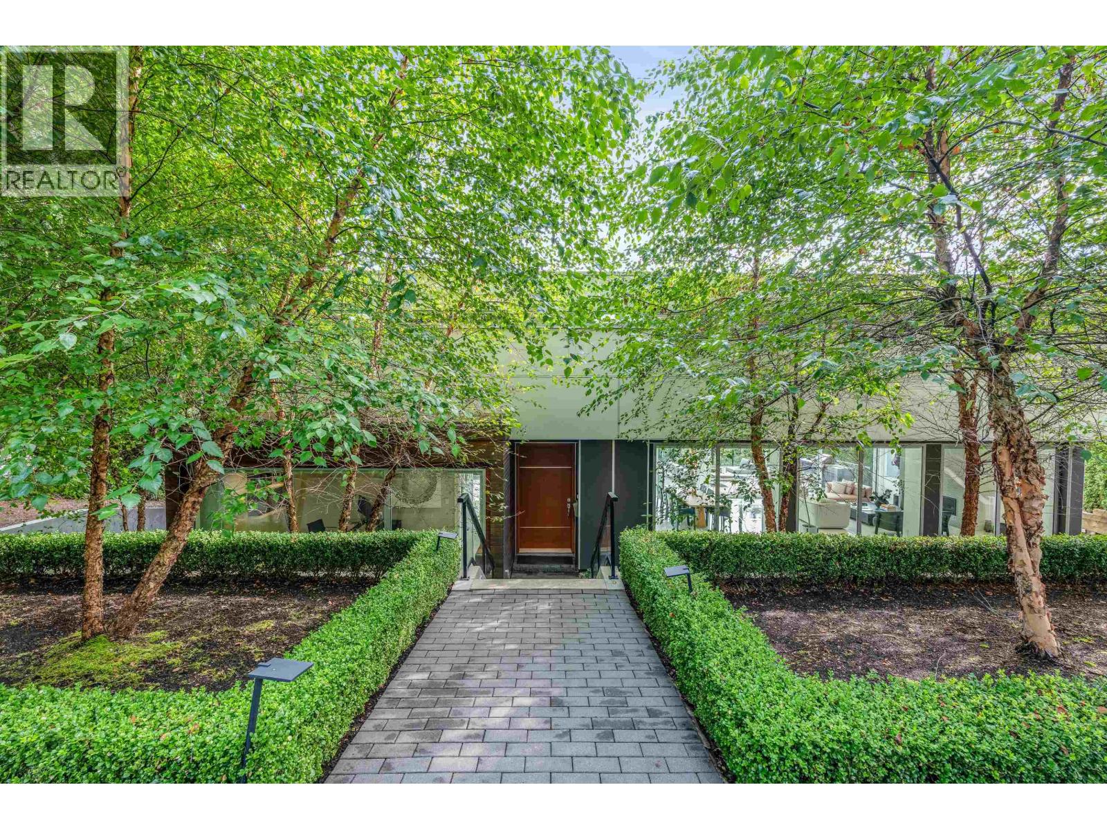 1360 QUEENS AVENUE, West Vancouver