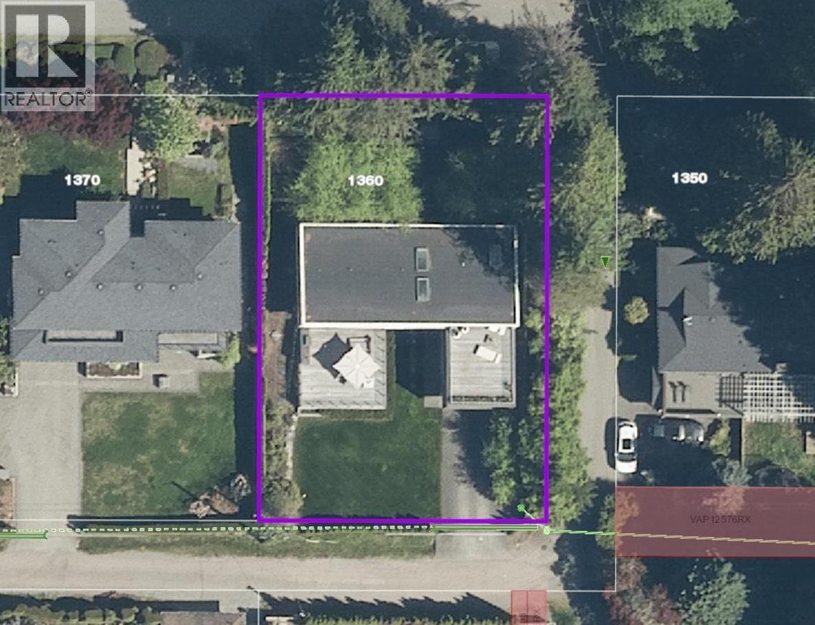 1360 QUEENS AVENUE, West Vancouver