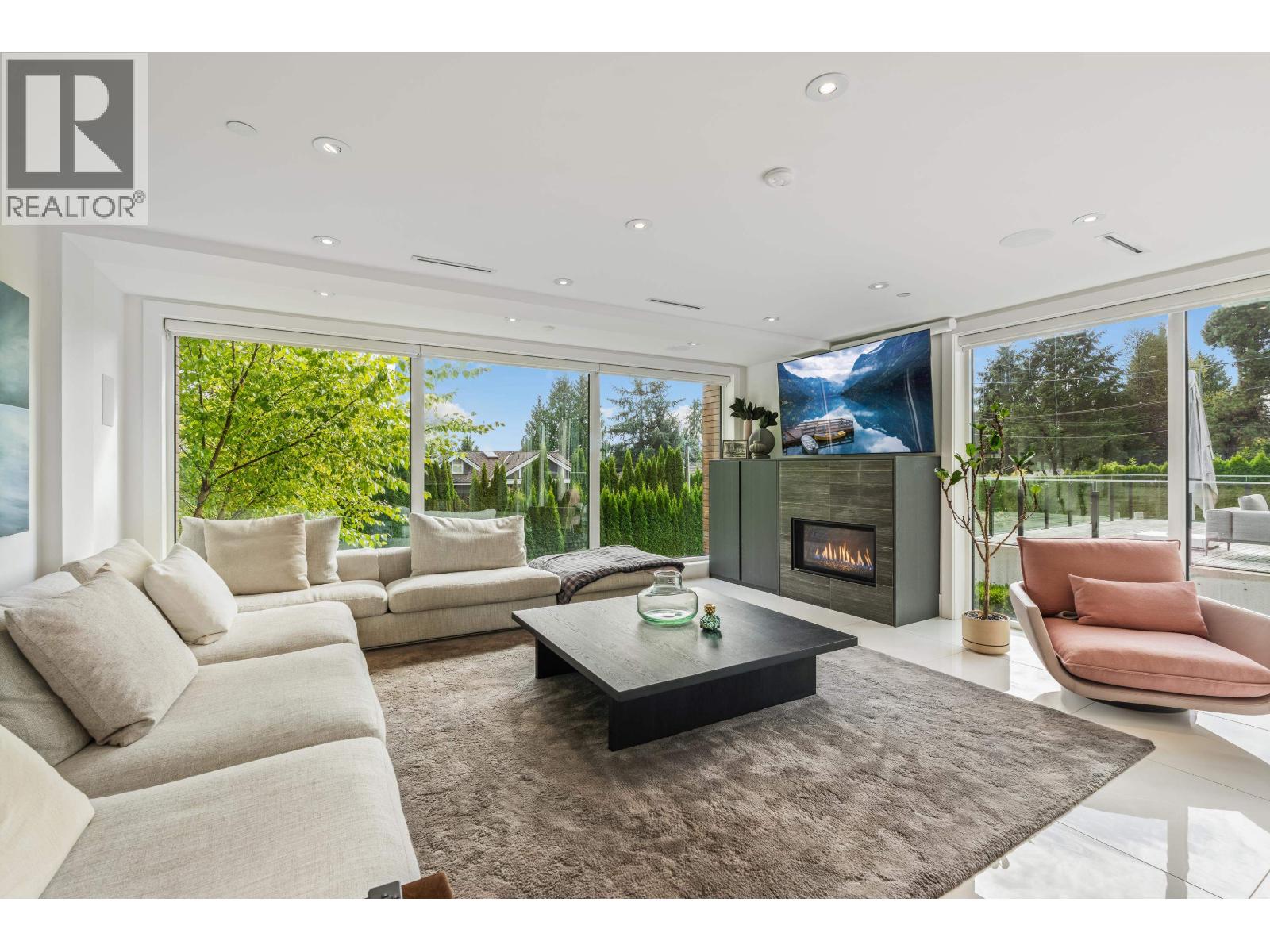 1360 QUEENS AVENUE, West Vancouver