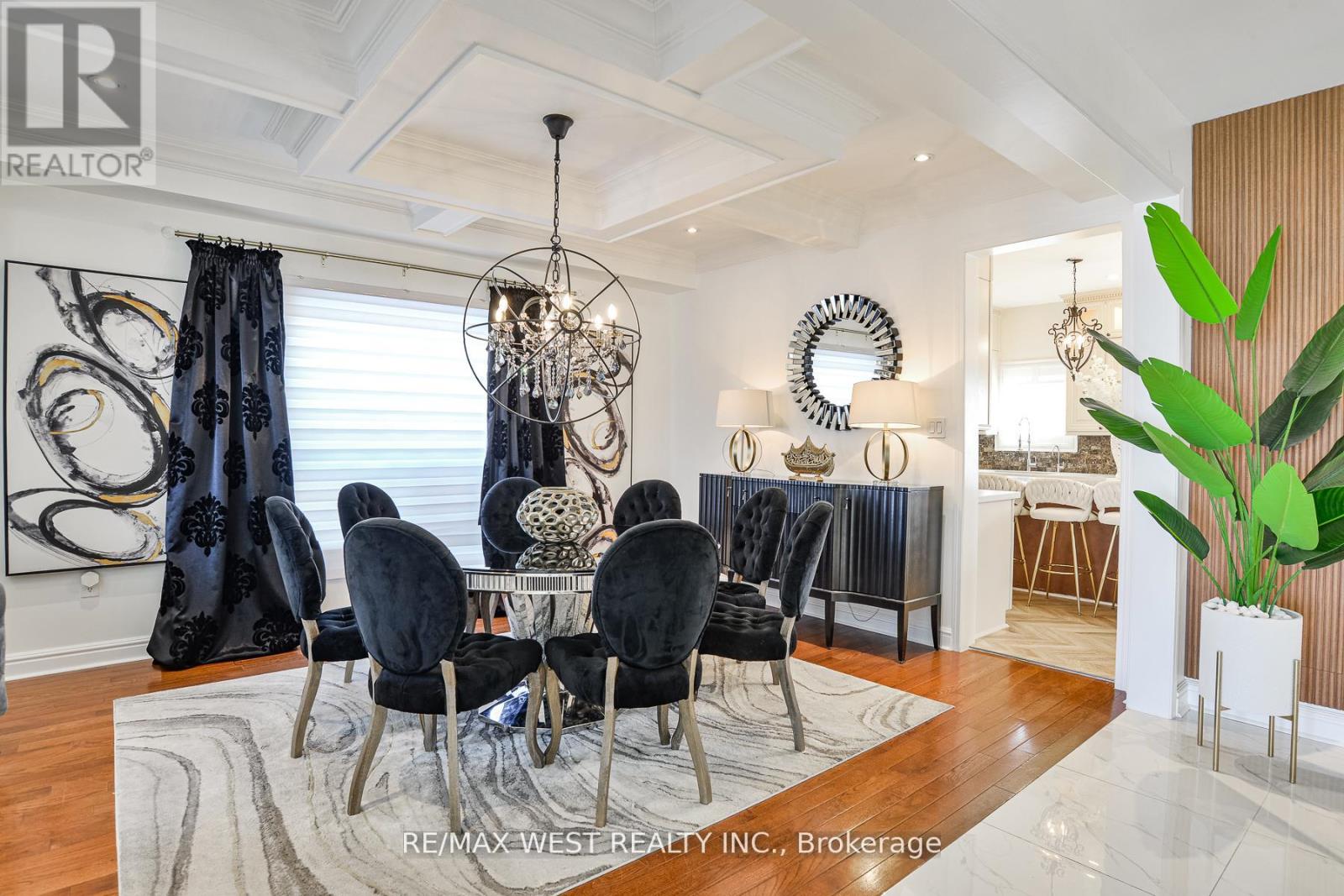 134 SANDRINGHAM DRIVE - 8