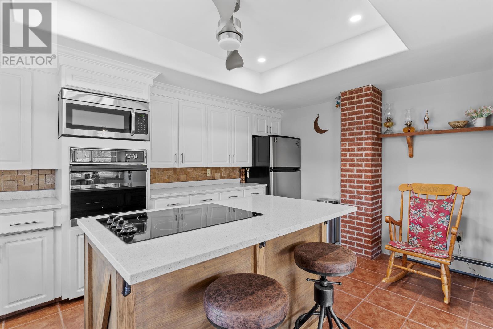 1331 HOWLAN ROAD - 8