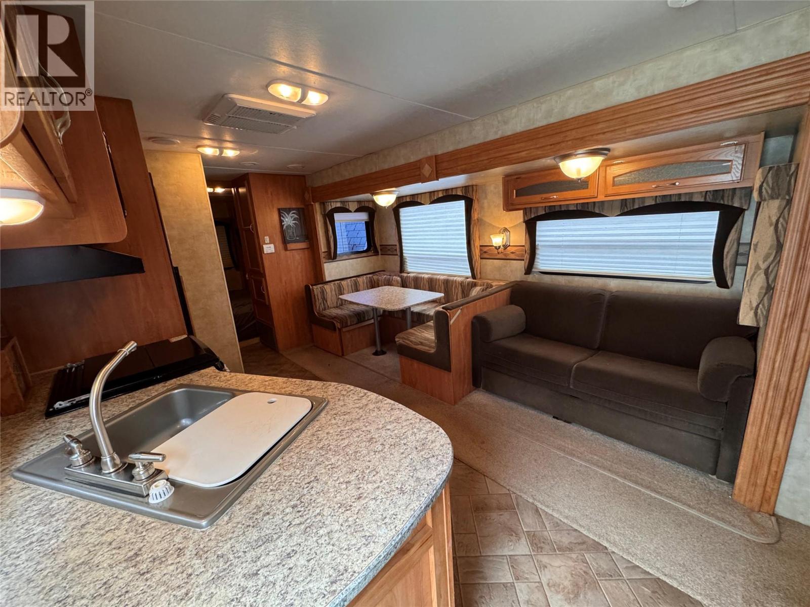 #125 & 126 1835 BAKERY FRONTAGE ROAD - 23