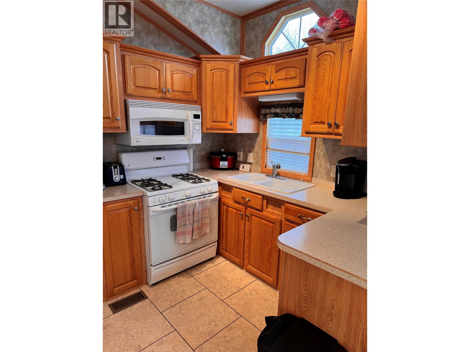 #125 & 126 1835 BAKERY FRONTAGE ROAD - 14