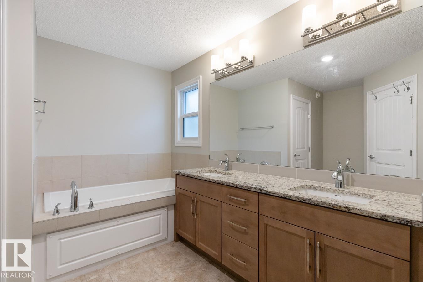 1424 29 ST NW - 33