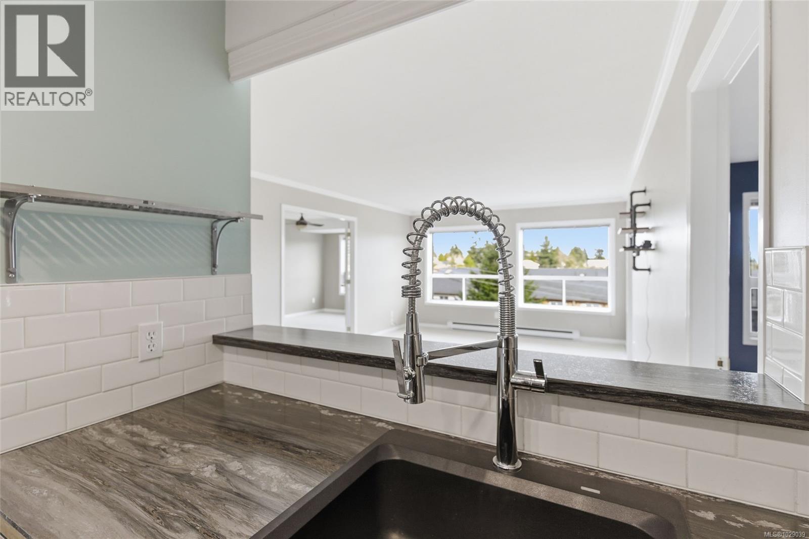 #410 1631 Dufferin Cres - 21