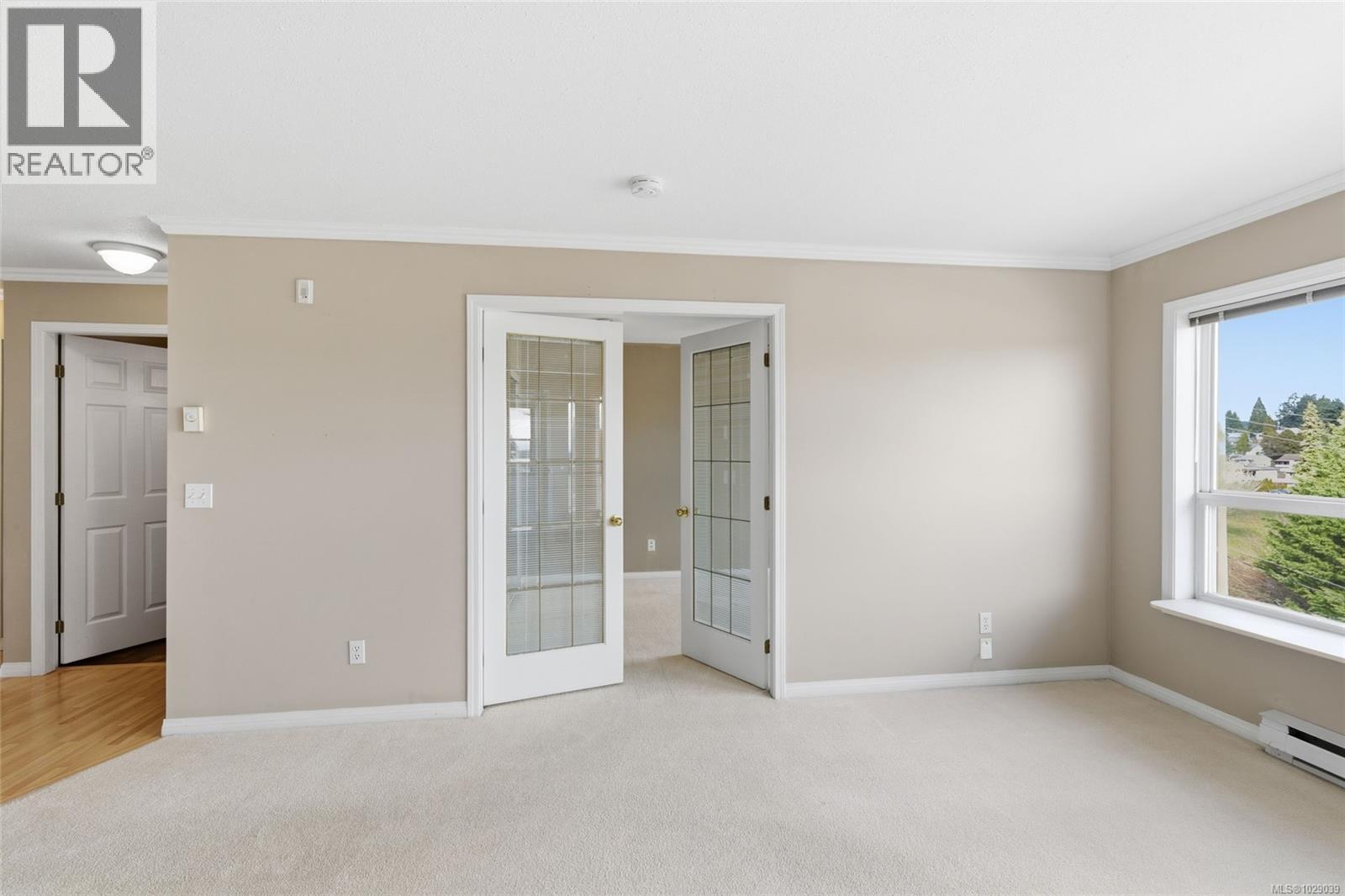 #410 1631 Dufferin Cres - 27