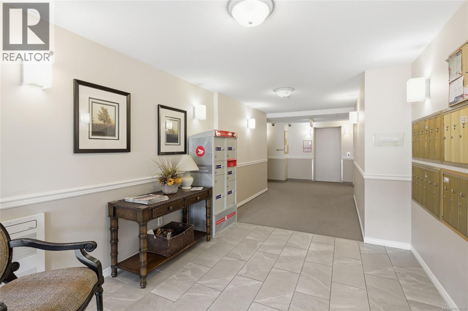 #410 1631 Dufferin Cres - 43