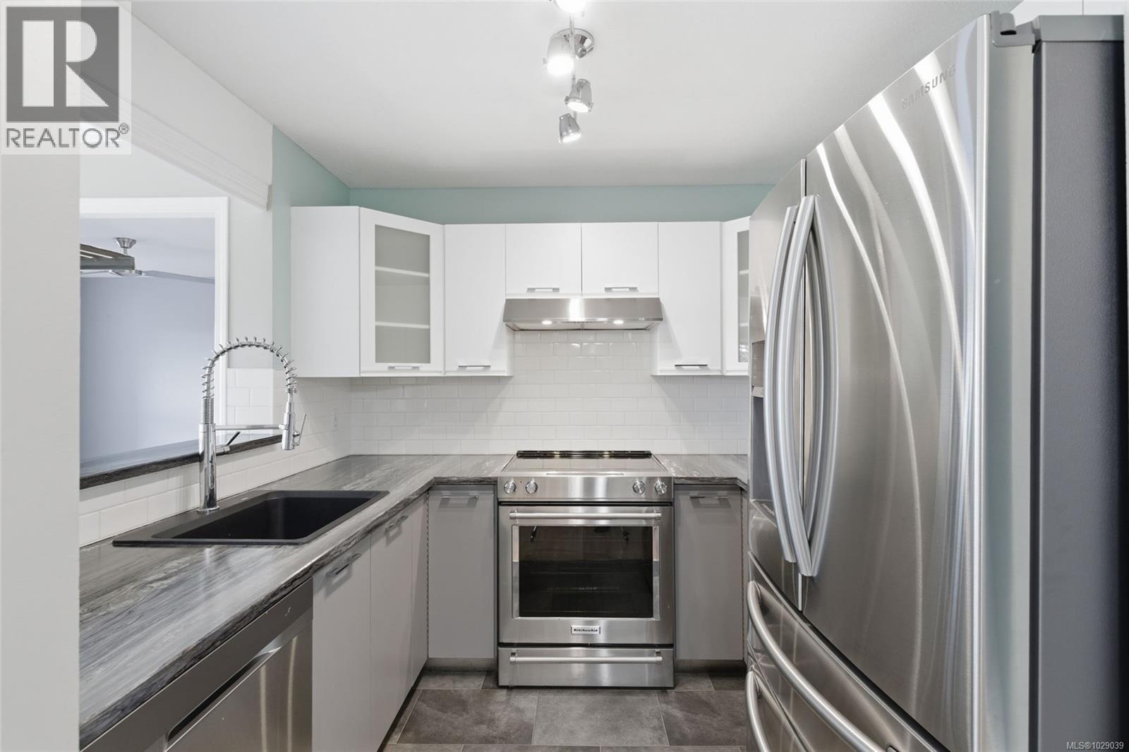 #410 1631 Dufferin Cres - 5