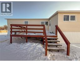 Enclosed porch - 201 - 203 4th Avenue, Climax, SK S0N0N0 Photo 12