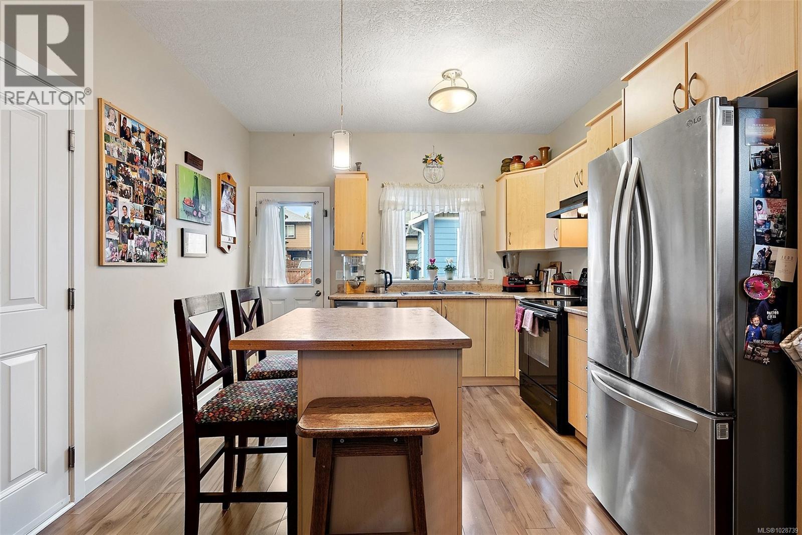  3389 Piper Road, Langford