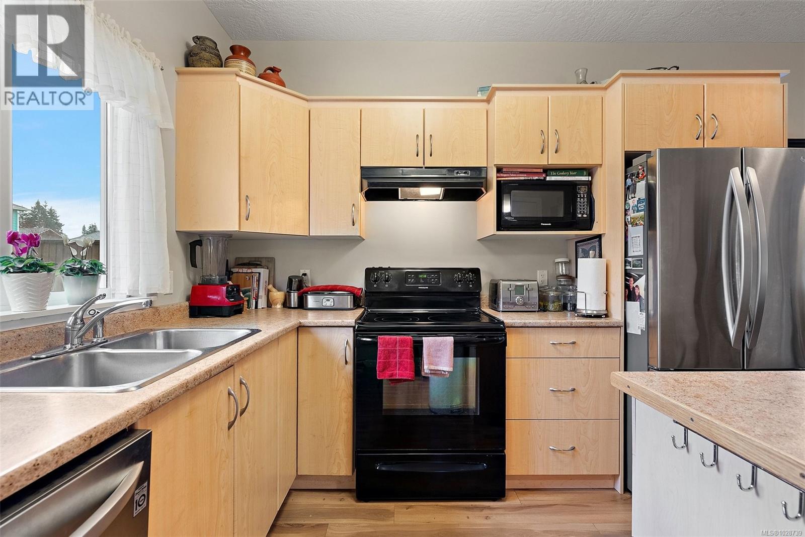  3389 Piper Road, Langford