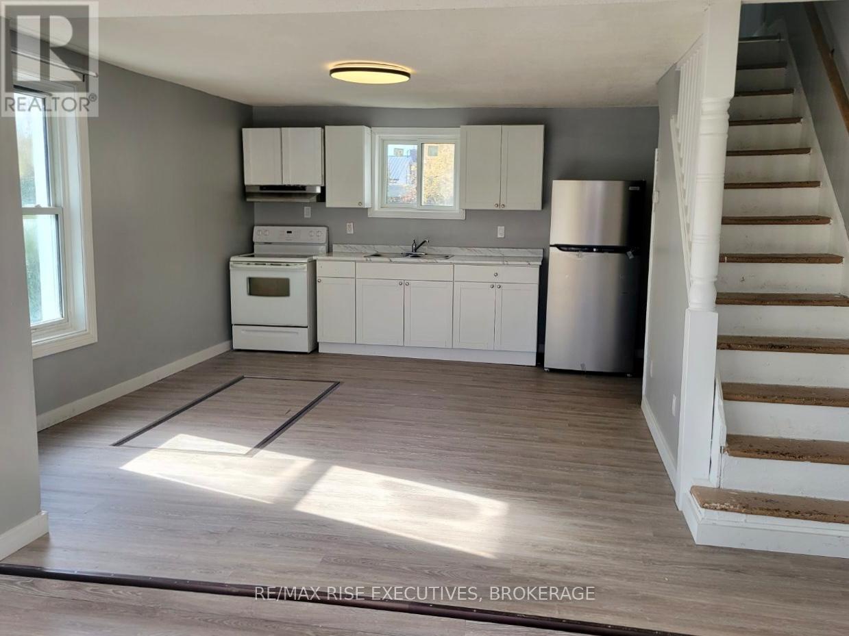 190 VICTORIA AVENUE - 35