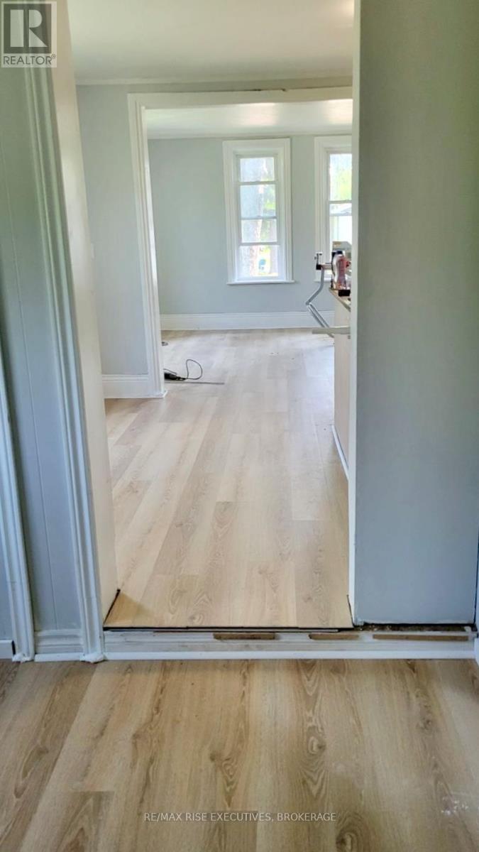 190 VICTORIA AVENUE - 44