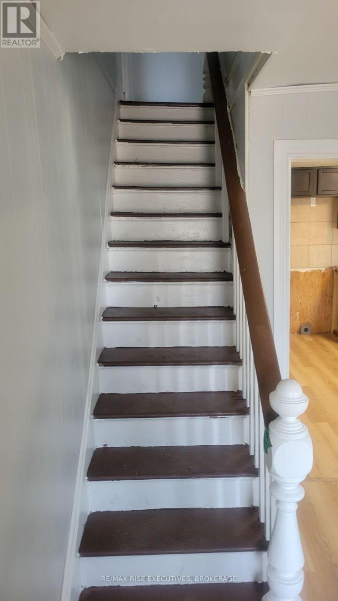 190 VICTORIA AVENUE - 47