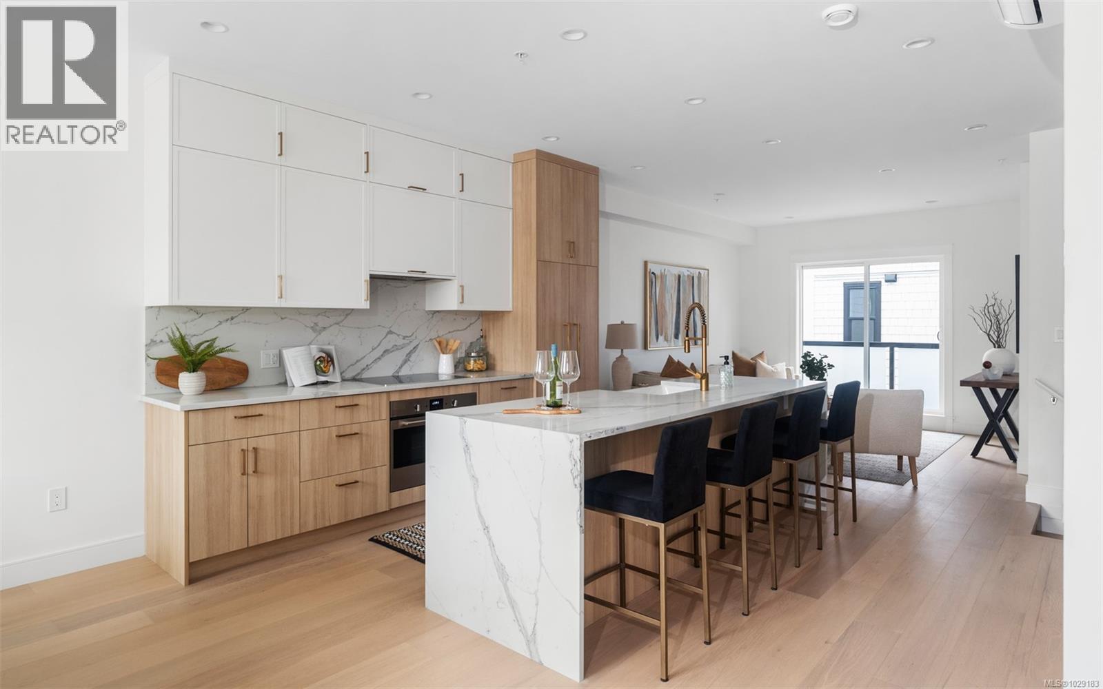 5 820 Dunsmuir Road, Esquimalt