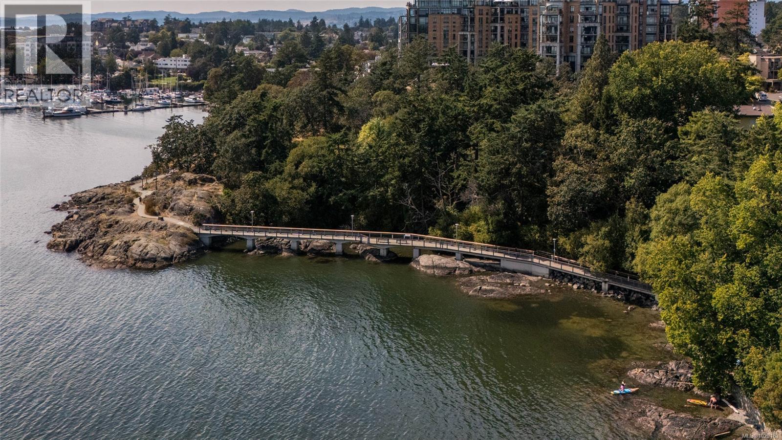 5 820 Dunsmuir Road, Esquimalt