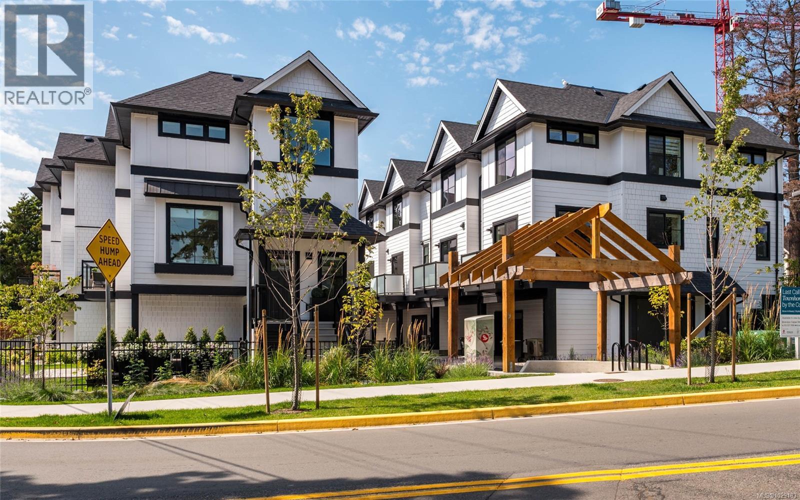 5 820 Dunsmuir Road, Esquimalt