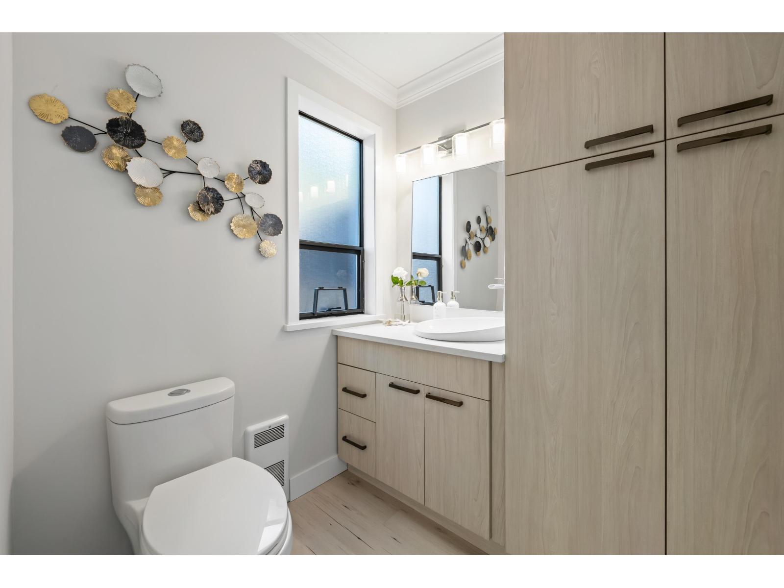 2 14985 VICTORIA AVENUE, White Rock