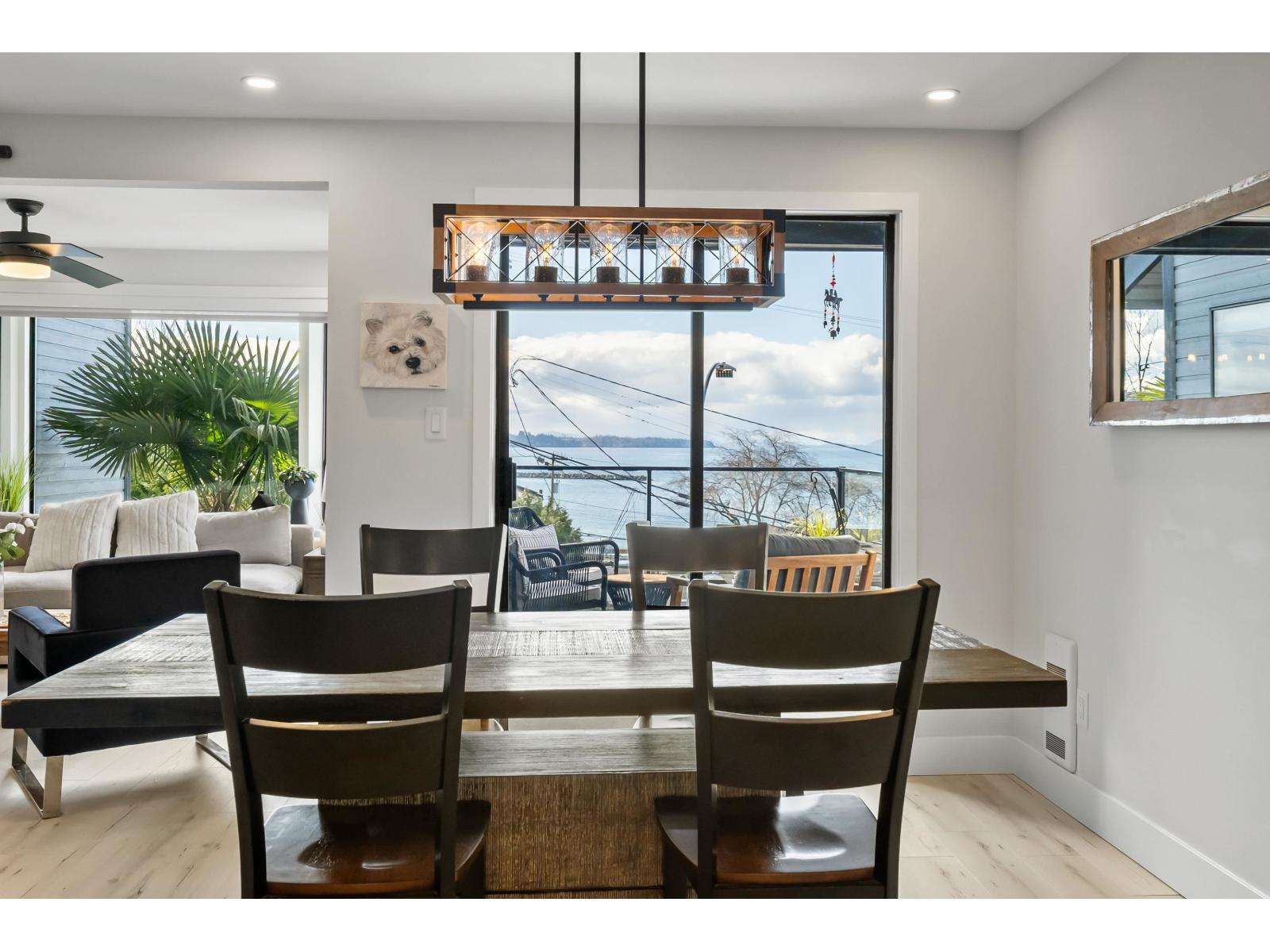 2 14985 VICTORIA AVENUE, White Rock