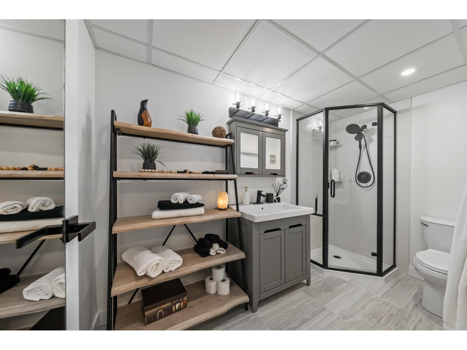 2 14985 VICTORIA AVENUE, White Rock