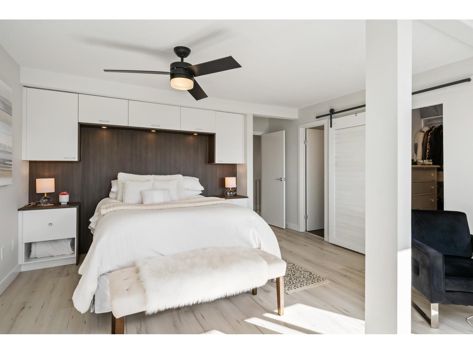 2 14985 VICTORIA AVENUE, White Rock