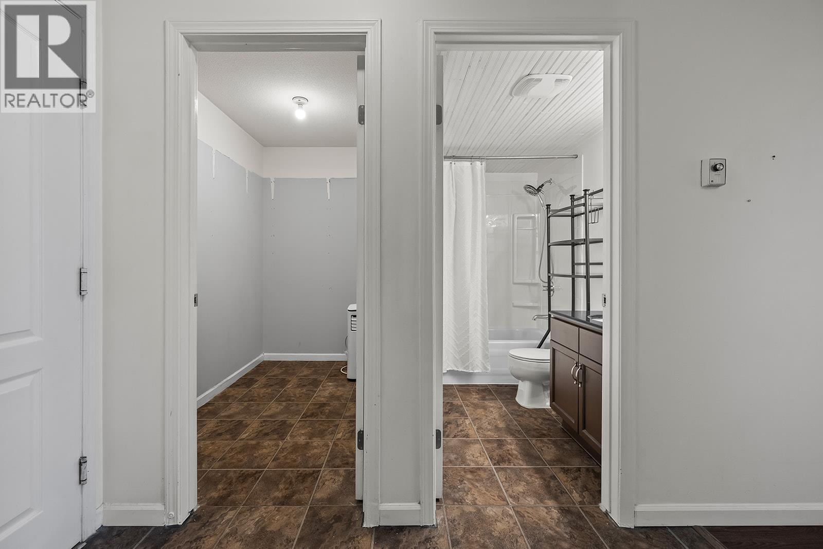 208 3160 Casorso Road, Kelowna