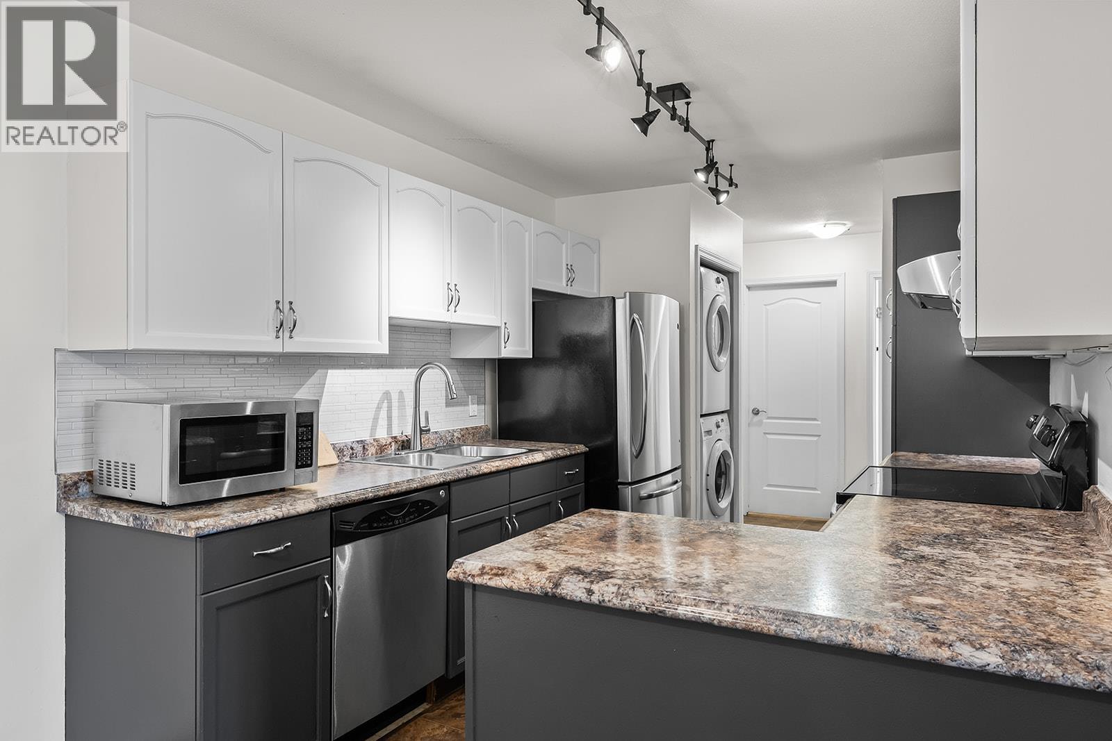 208 3160 Casorso Road, Kelowna