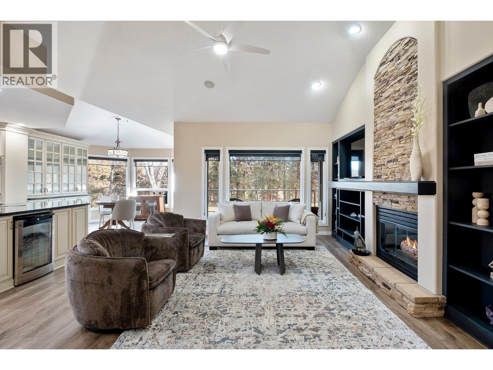 3907 Gallaghers Circle, Kelowna