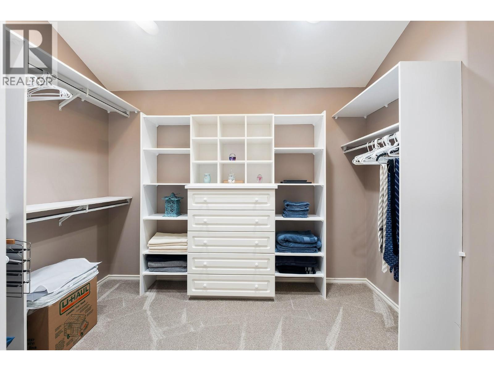 3907 Gallaghers Circle, Kelowna