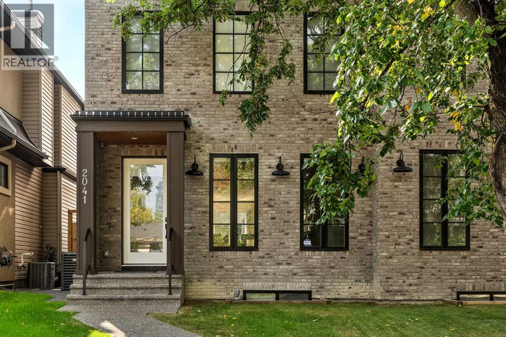 Single Family House for Sale in   Avenue SW Altadore Calgary 