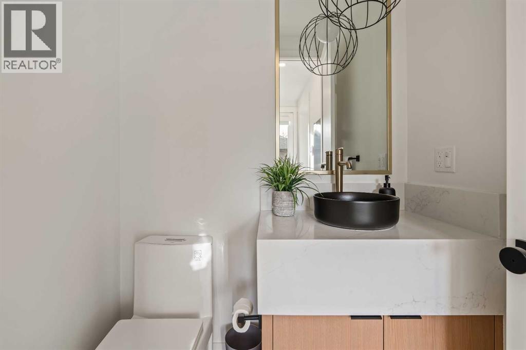 Single Family House for Sale in   Avenue SW Altadore Calgary 