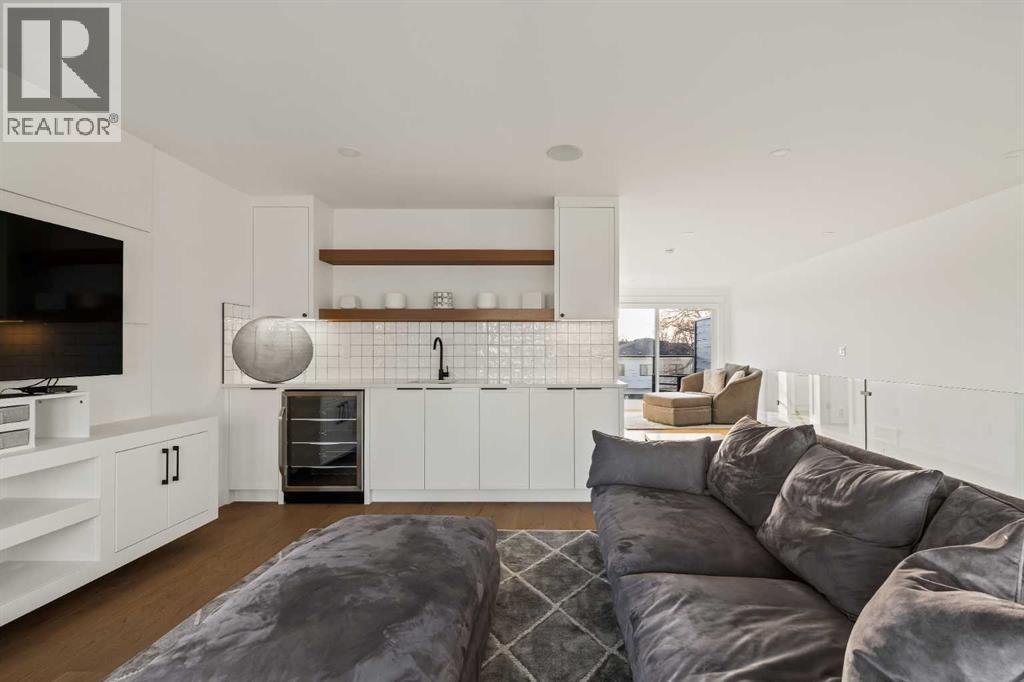 Single Family House for Sale in   Avenue SW Altadore Calgary 