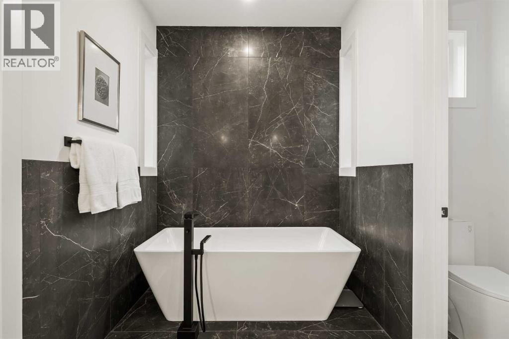 Single Family House for Sale in   Avenue SW Altadore Calgary 