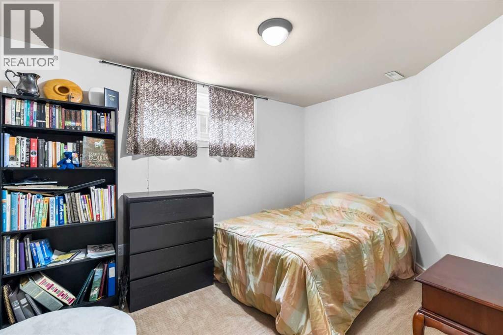 Single Family House for Sale in  Royal Highland Court NW Royal Oak Calgary 