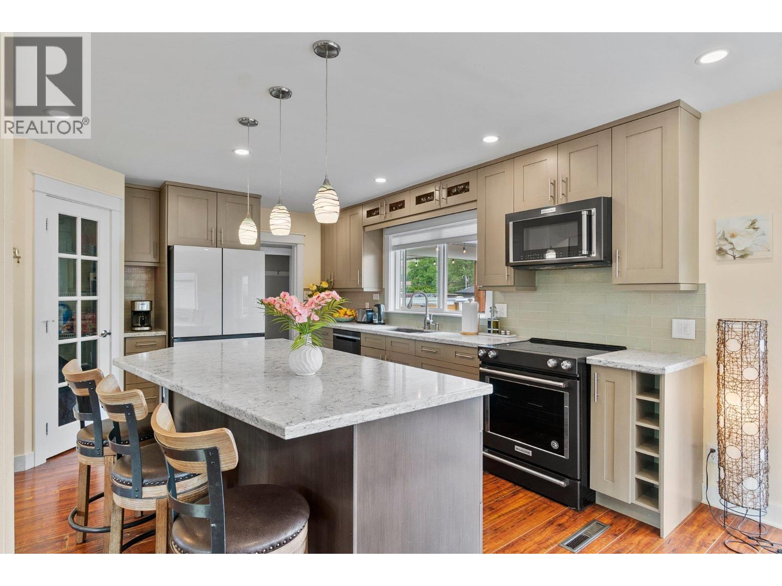845 Richter Street - 5