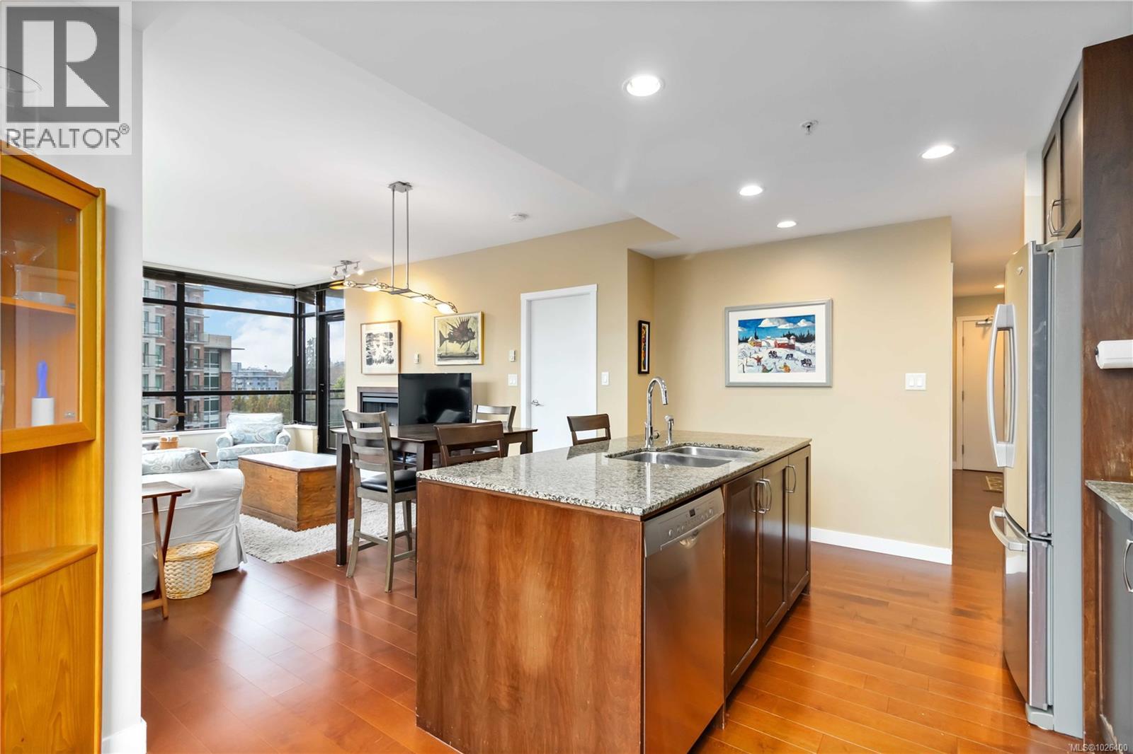 603 788 Humboldt St, Victoria