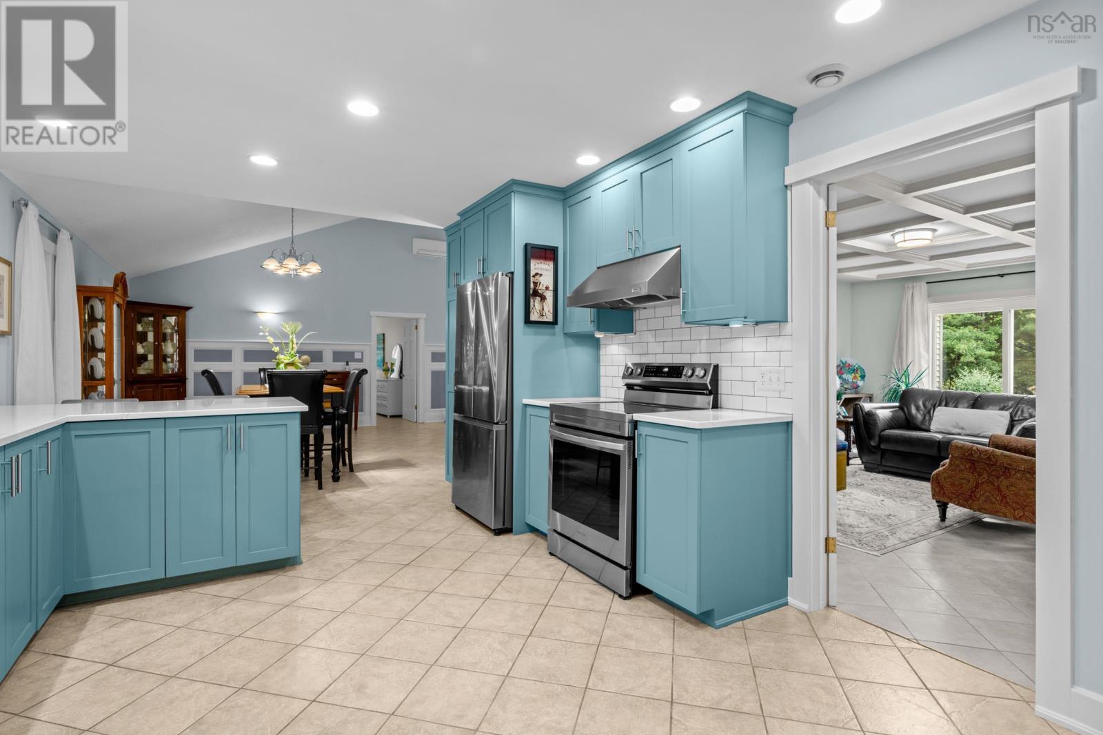 Property 14 of 50 of 532 Oakland Road