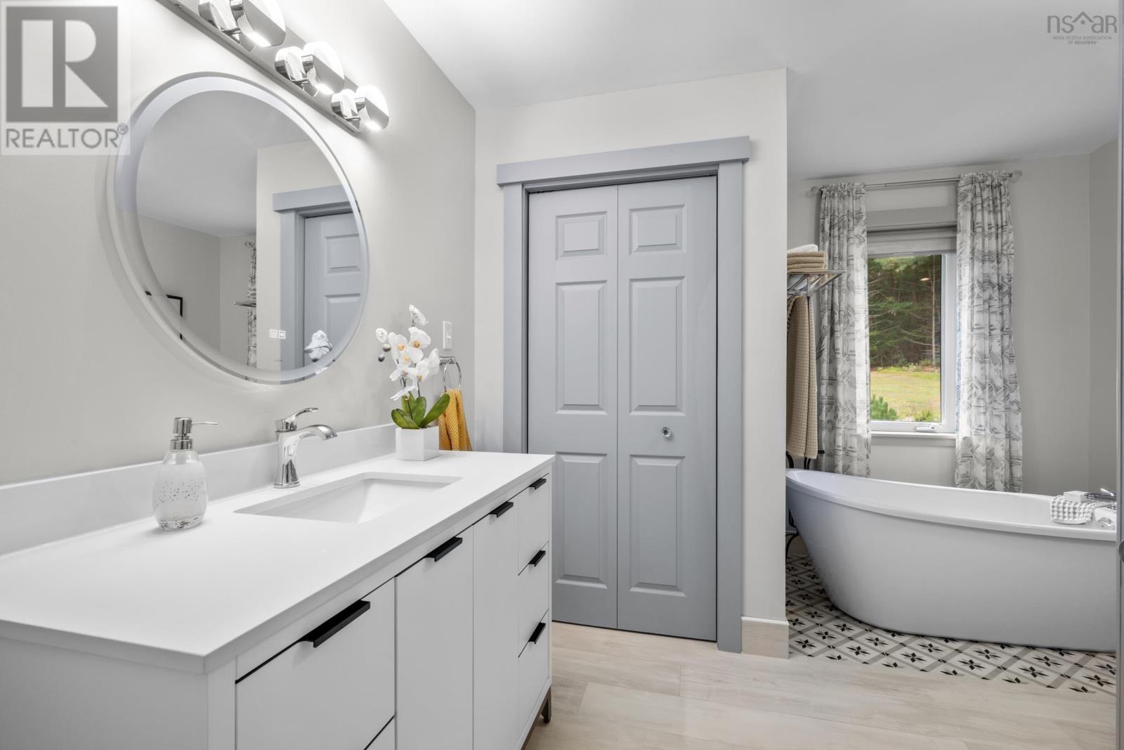 Property 29 of 50 of 532 Oakland Road