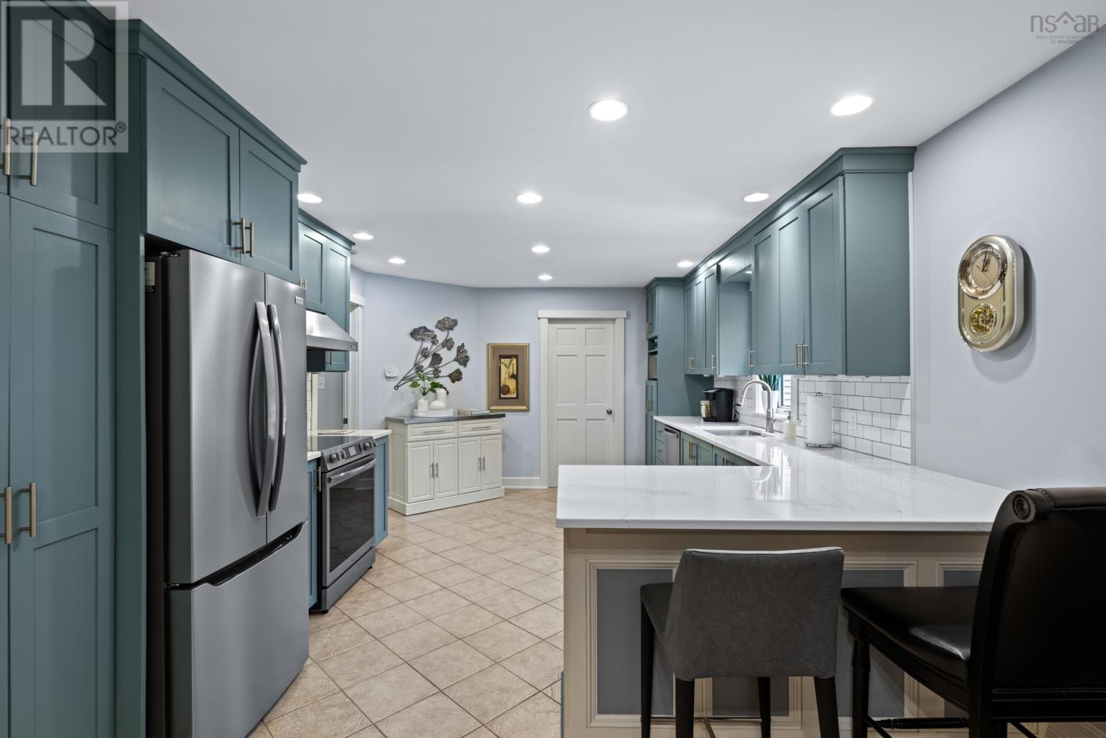 Property 11 of 50 of 532 Oakland Road