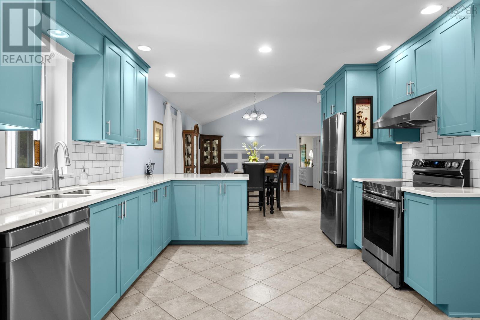 Property 15 of 50 of 532 Oakland Road