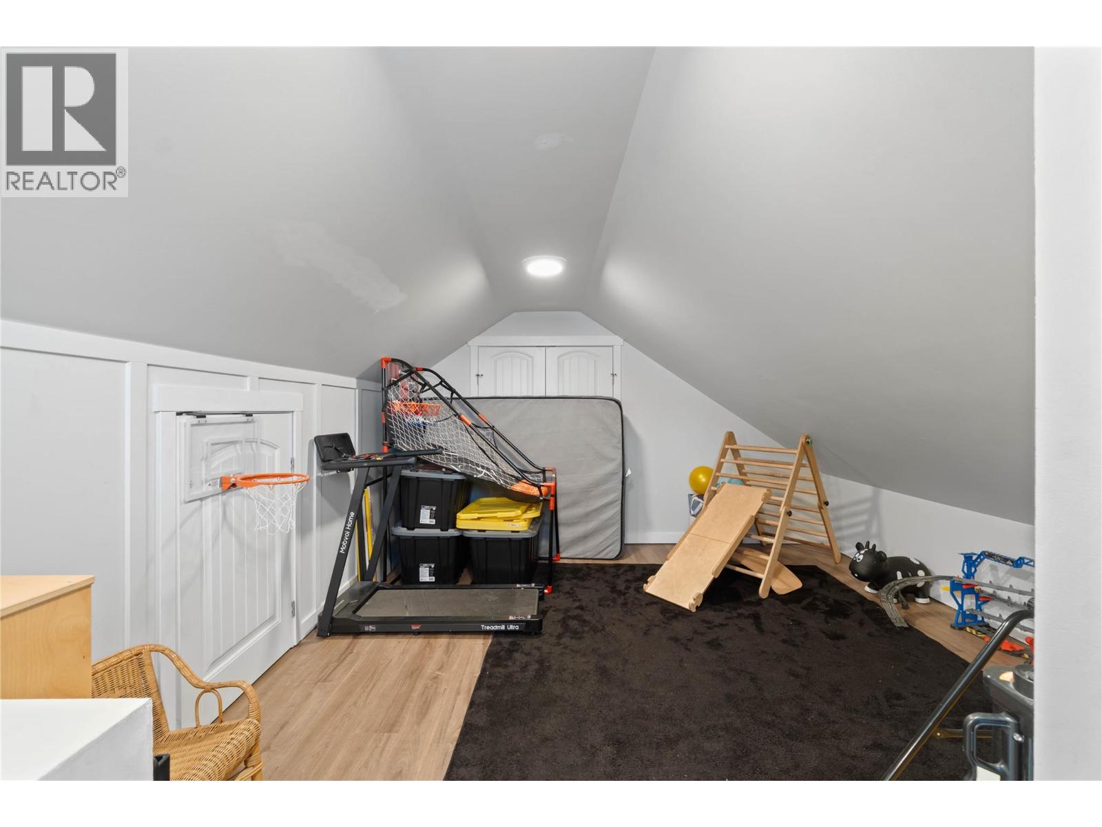 2585 QU'APPELLE Boulevard, Kamloops