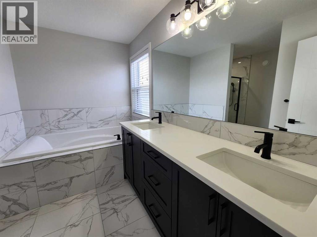 Single Family House for Sale in  Edith Road NW Glacier Ridge Calgary 